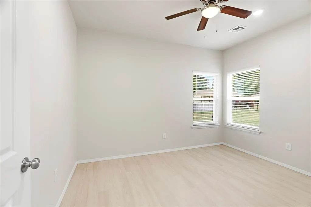 Photo 21 — 232 E Abbot Lane, Mustang, OK 73064