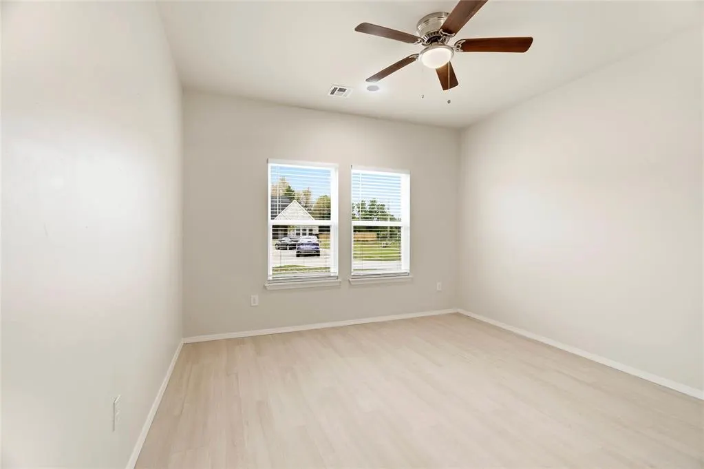 Photo 26 — 232 E Abbot Lane, Mustang, OK 73064