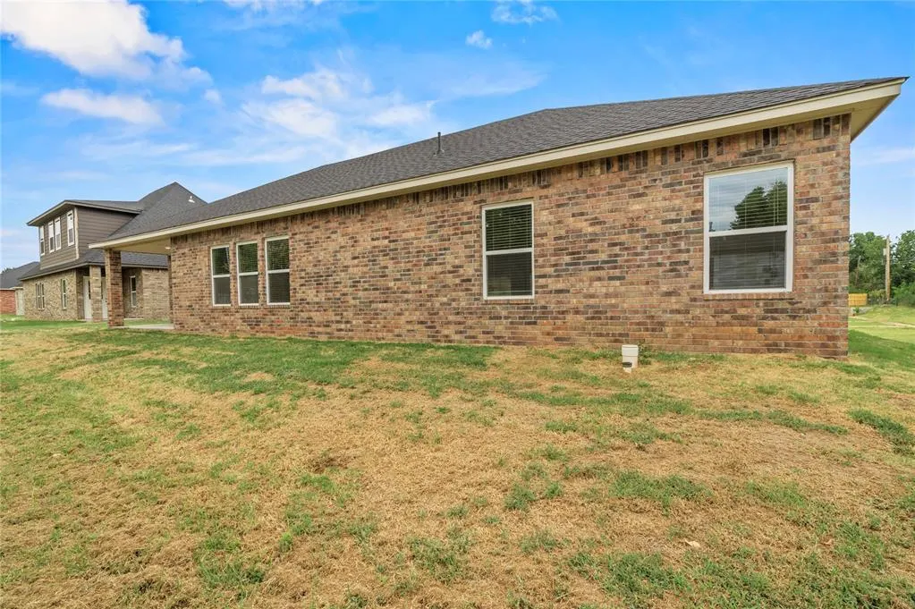 Photo 35 — 232 E Abbot Lane, Mustang, OK 73064