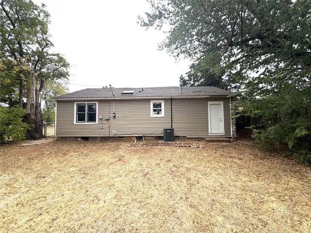 Photo 6 — 611 NW 95th Street, Oklahoma City, OK 73114