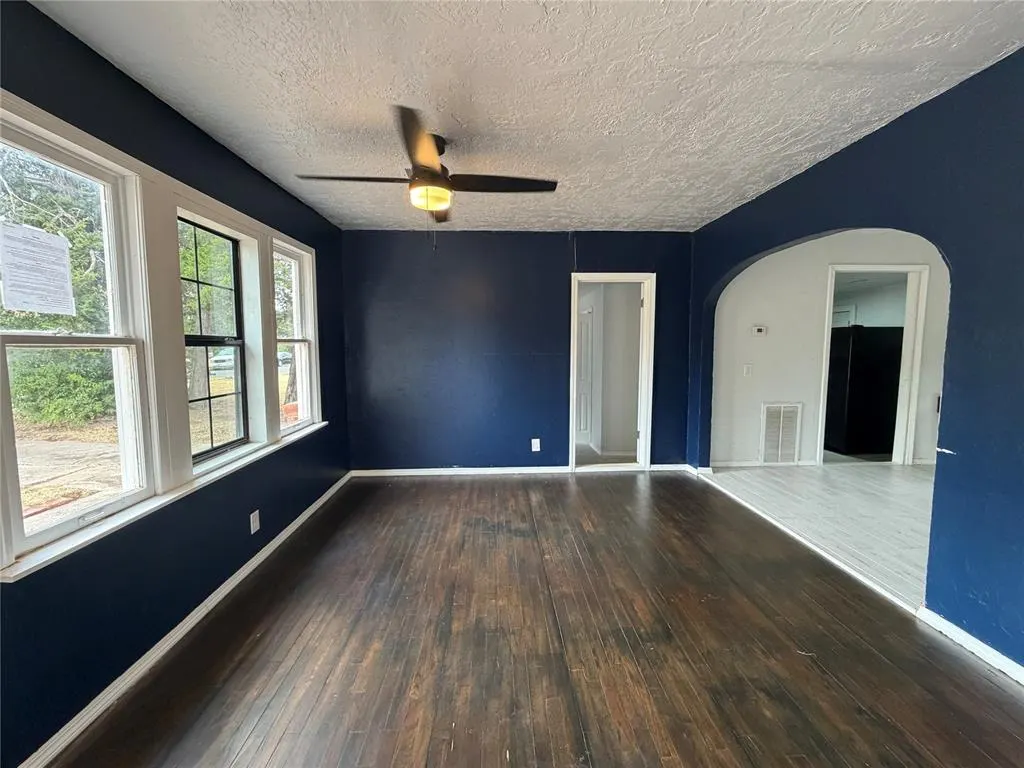 Photo 7 — 611 NW 95th Street, Oklahoma City, OK 73114