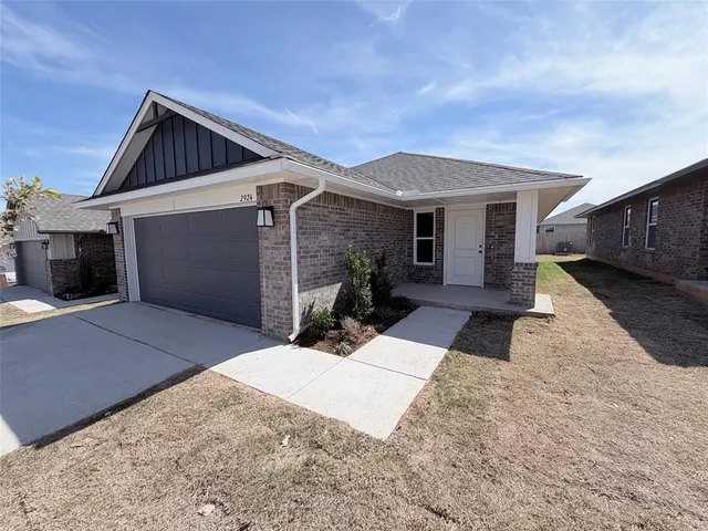 Photo 2 — 2924 NW 196th Place, Edmond, OK 73012
