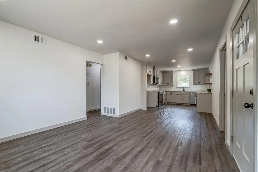 Photo 3 — 4813 S By Pass Terrace, Oklahoma City, OK 73119
