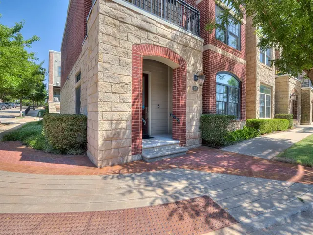 Photo 2 — 415 NE 1st Street, Oklahoma City, OK 73104
