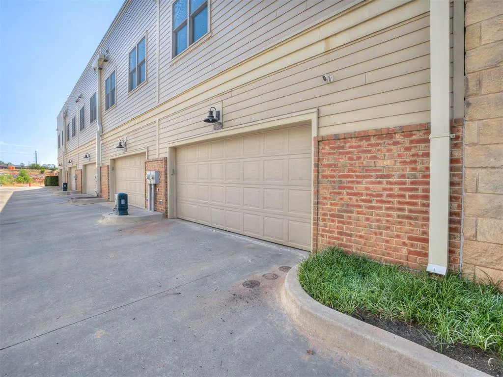 Photo 32 — 415 NE 1st Street, Oklahoma City, OK 73104