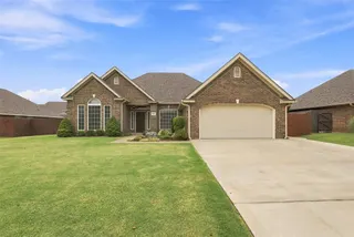 Sold home at 1604 Lakeview Drive