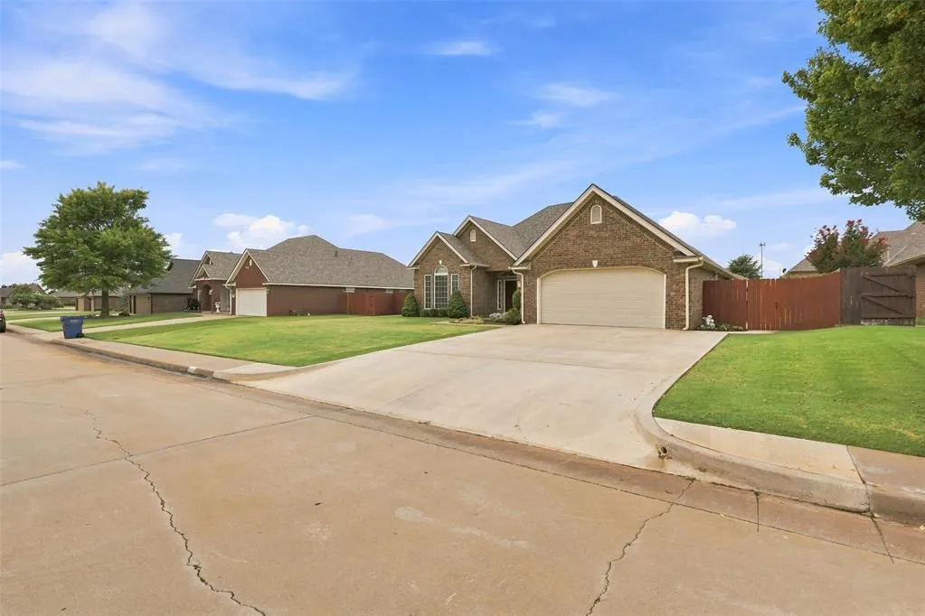 Photo 5 — 1604 Lakeview Drive, Kingfisher, OK 73750