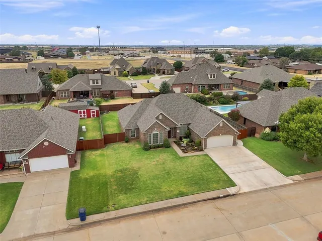 Photo 6 — 1604 Lakeview Drive, Kingfisher, OK 73750