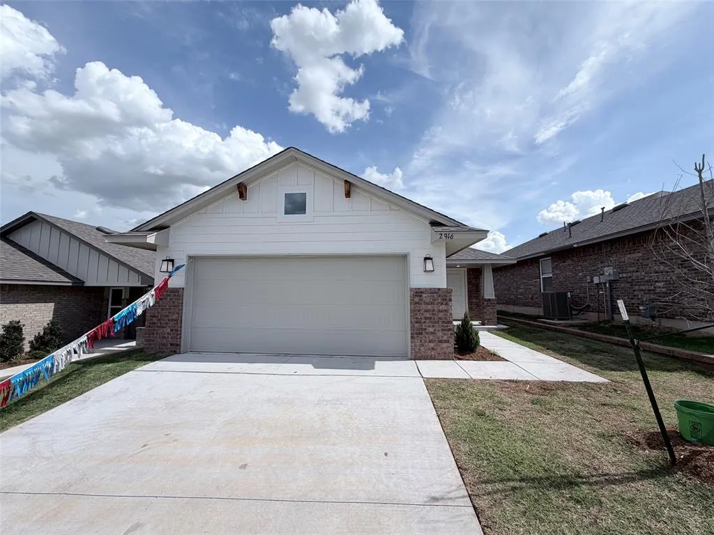 Front exterior — 2916 NW 196th Place, Edmond, OK 73012