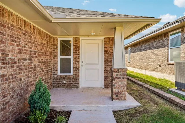 Photo 4 — 2916 NW 196th Place, Edmond, OK 73012