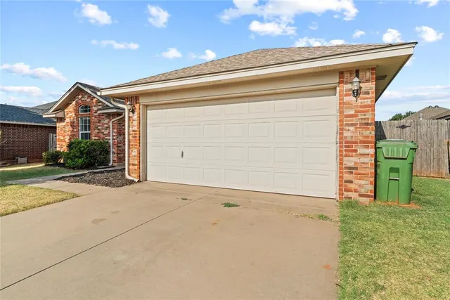 Photo 3 — 620 McConnell Drive, Yukon, OK 73099