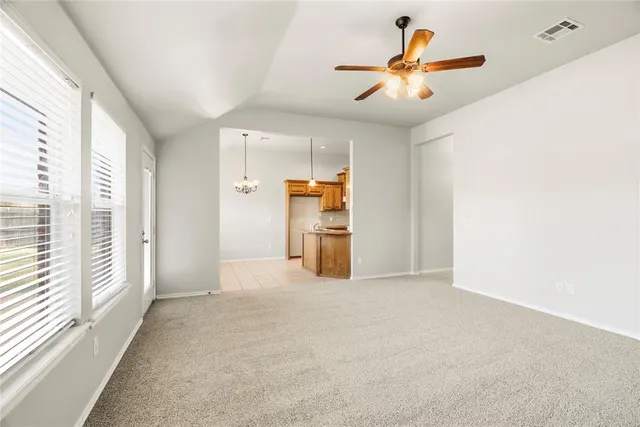Photo 8 — 620 McConnell Drive, Yukon, OK 73099