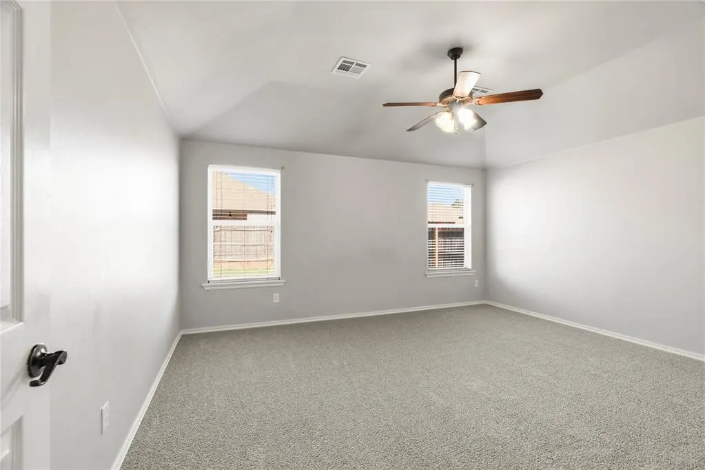 Photo 14 — 620 McConnell Drive, Yukon, OK 73099