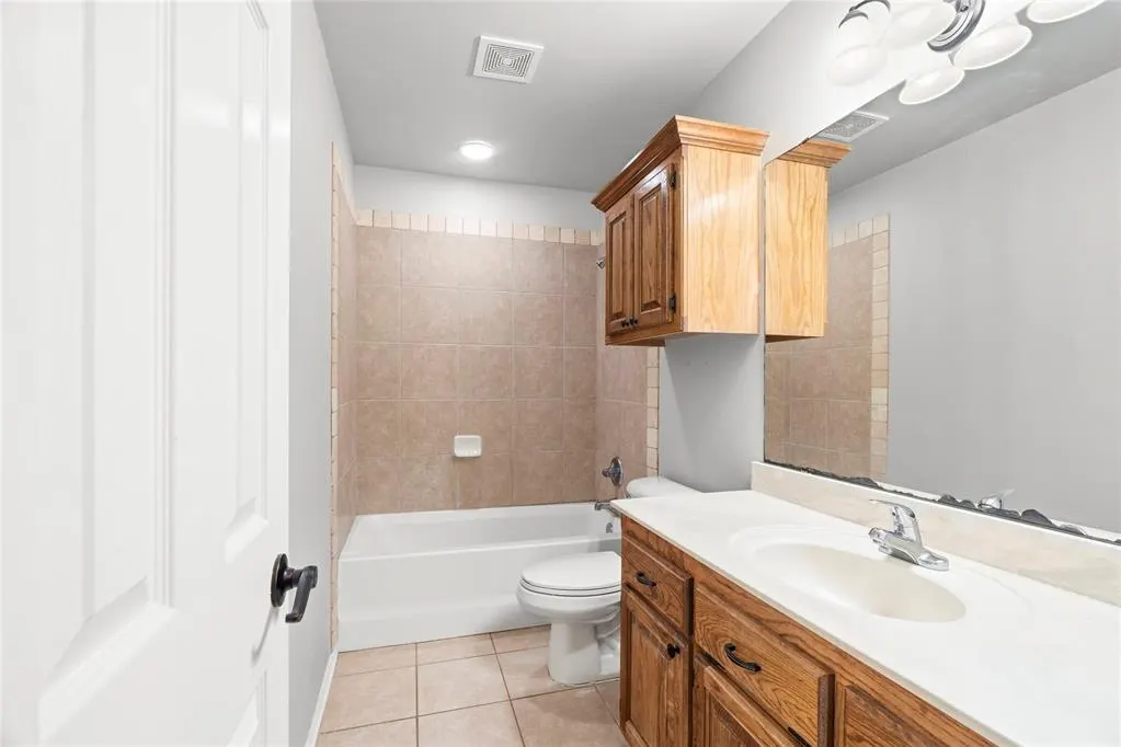 Photo 23 — 620 McConnell Drive, Yukon, OK 73099