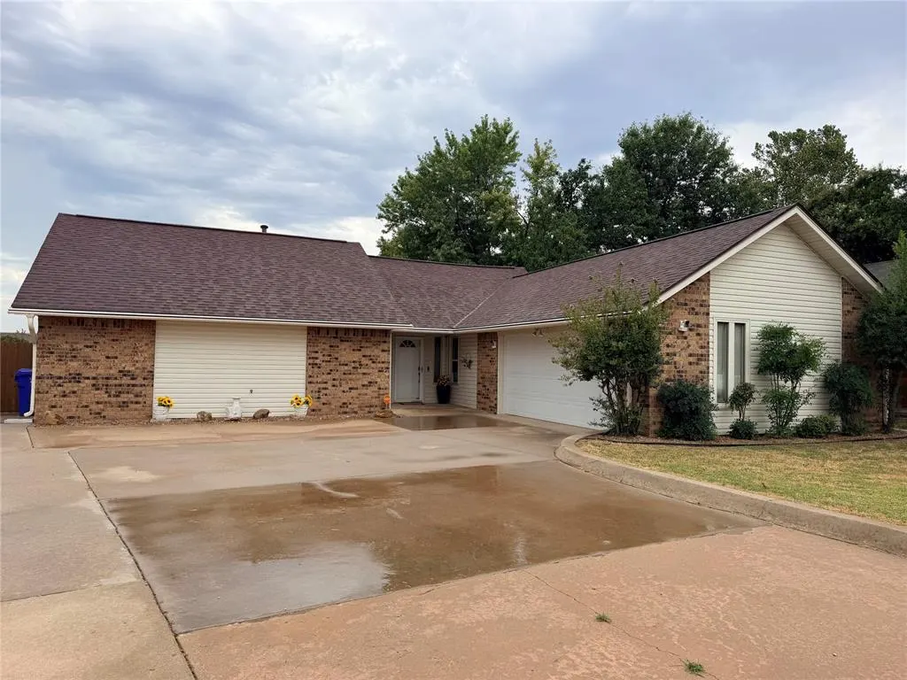 Front exterior — 2816 Dalewood Place, Norman, OK 73071