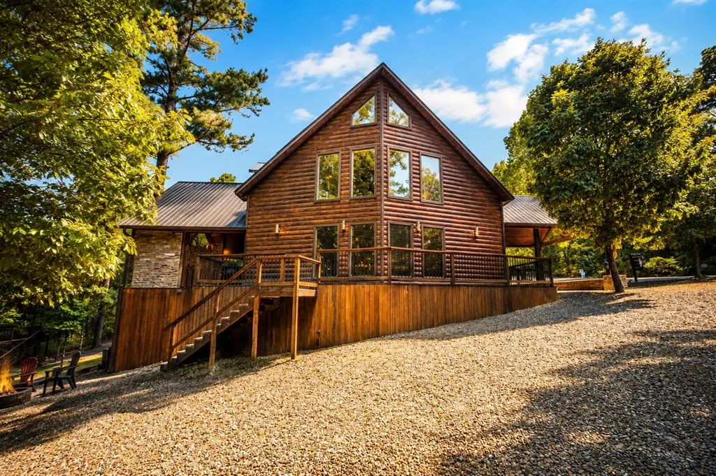 Photo 2 — 401 S Eagle Mountain Trail, Broken Bow, OK 74728