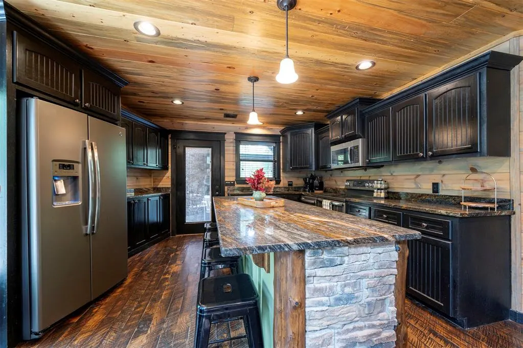 Photo 13 — 401 S Eagle Mountain Trail, Broken Bow, OK 74728