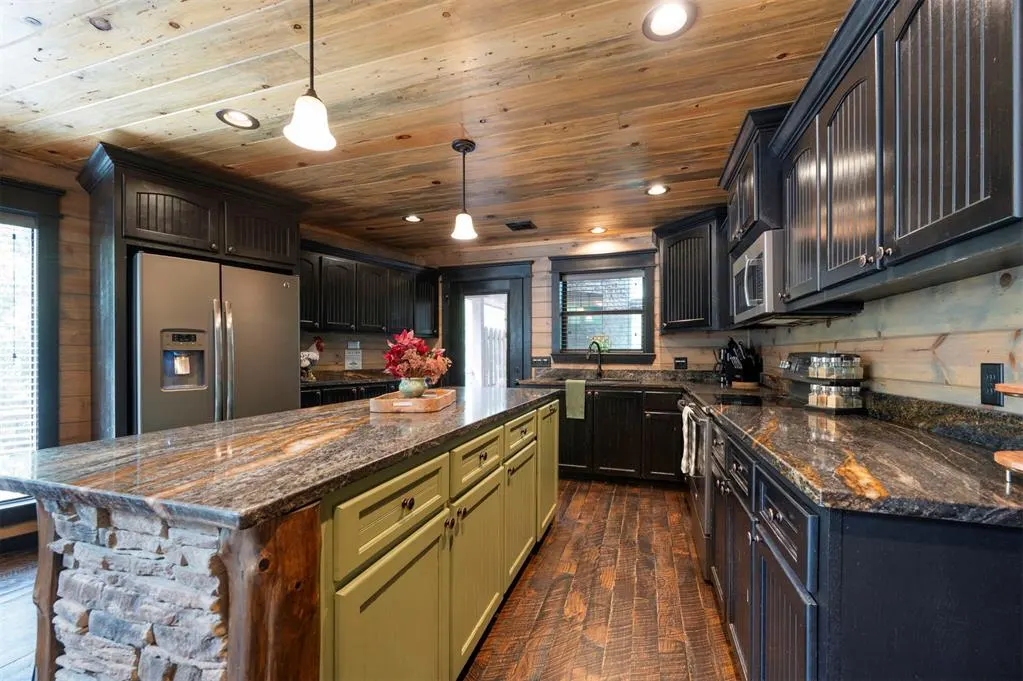 Photo 14 — 401 S Eagle Mountain Trail, Broken Bow, OK 74728