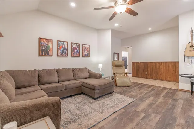Photo 5 — 404 N Lockeport Drive, Edmond, OK 73003