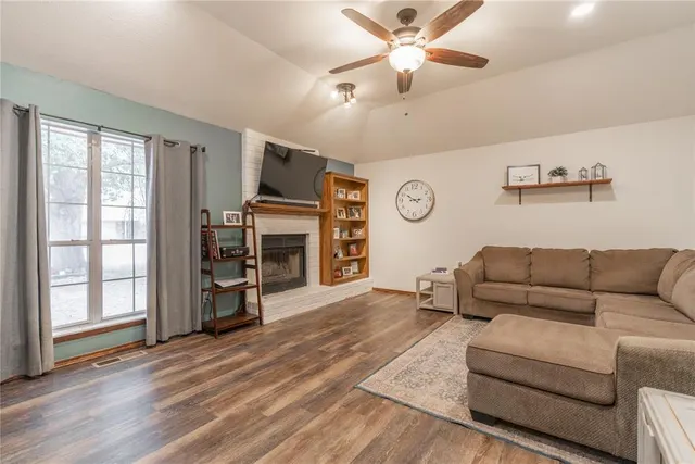 Photo 6 — 404 N Lockeport Drive, Edmond, OK 73003