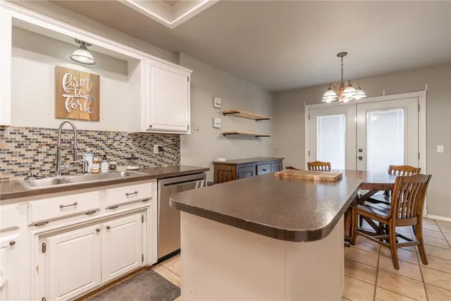 Photo 7 — 404 N Lockeport Drive, Edmond, OK 73003