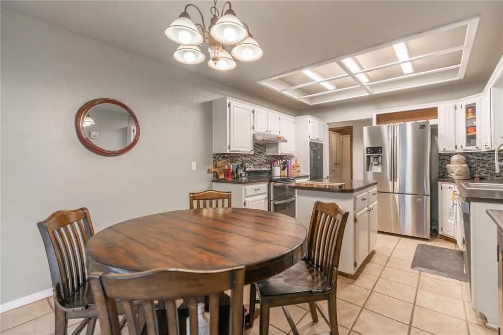 Photo 11 — 404 N Lockeport Drive, Edmond, OK 73003