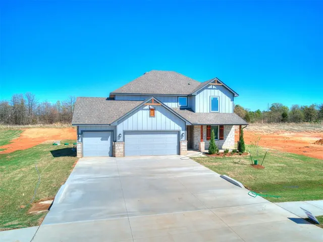 Photo 2 — 1304 Lighthorsemen Way, Choctaw, OK 73020