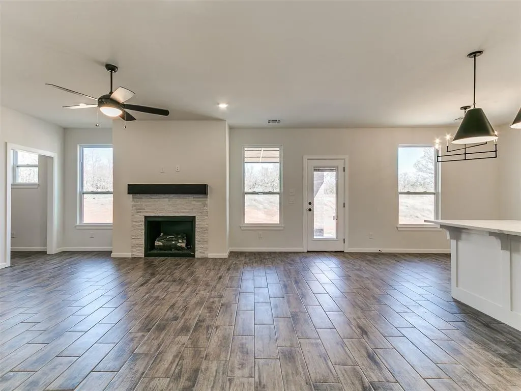Photo 3 — 1304 Lighthorsemen Way, Choctaw, OK 73020