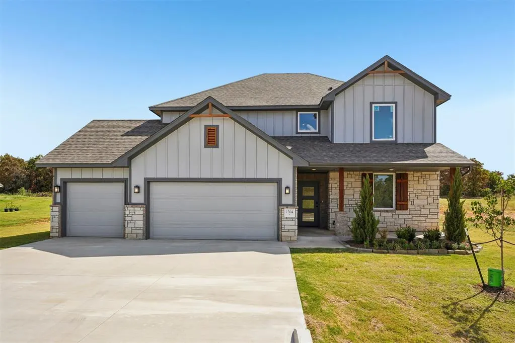 Front exterior — 1304 Lighthorsemen Way, Choctaw, OK 73020