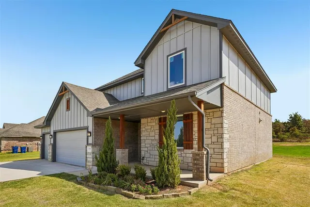 Photo 3 — 1304 Lighthorsemen Way, Choctaw, OK 73020