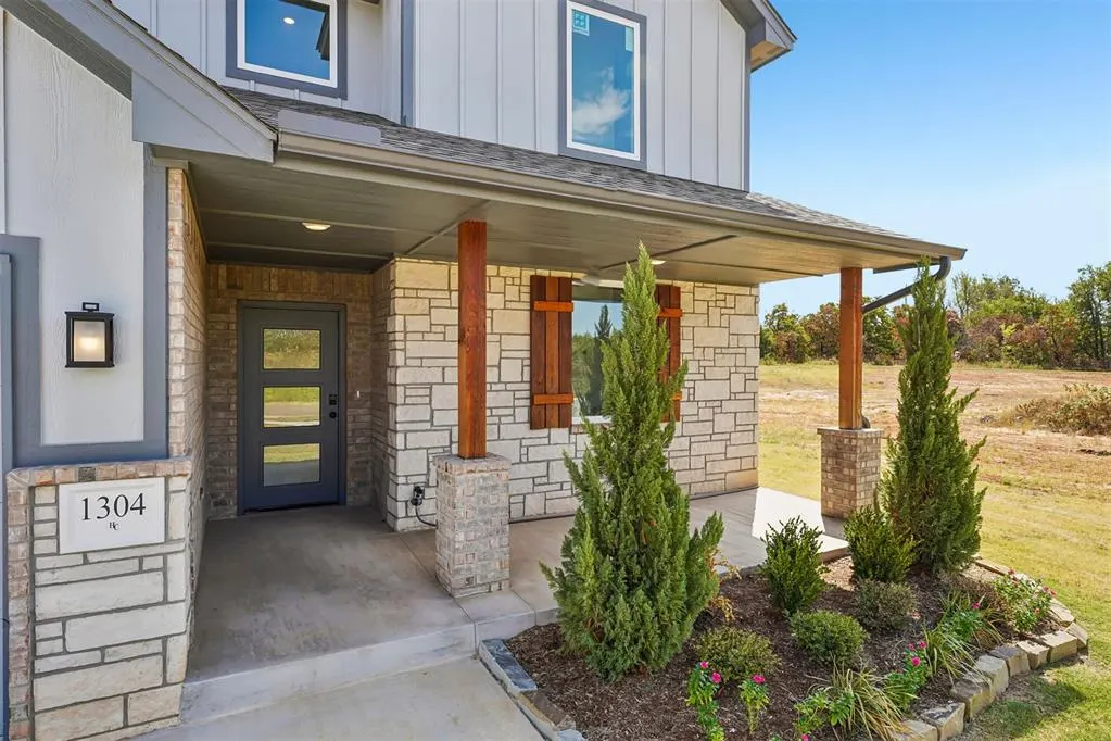 Photo 4 — 1304 Lighthorsemen Way, Choctaw, OK 73020