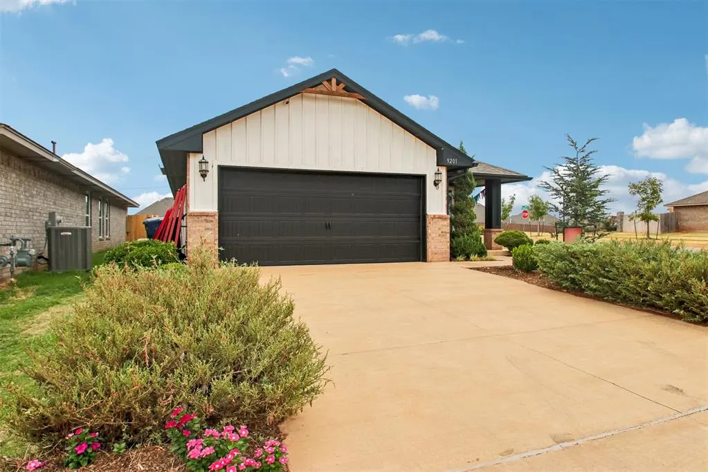 Photo 3 — 9201 SW 45th Terrace, Oklahoma City, OK 73179