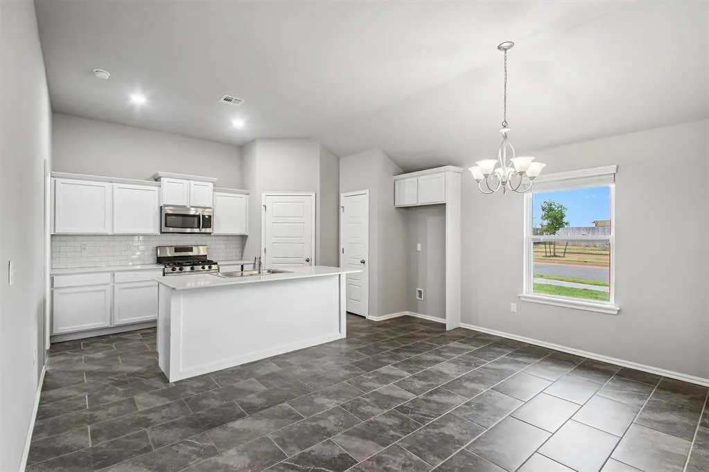 Photo 10 — 9201 SW 45th Terrace, Oklahoma City, OK 73179