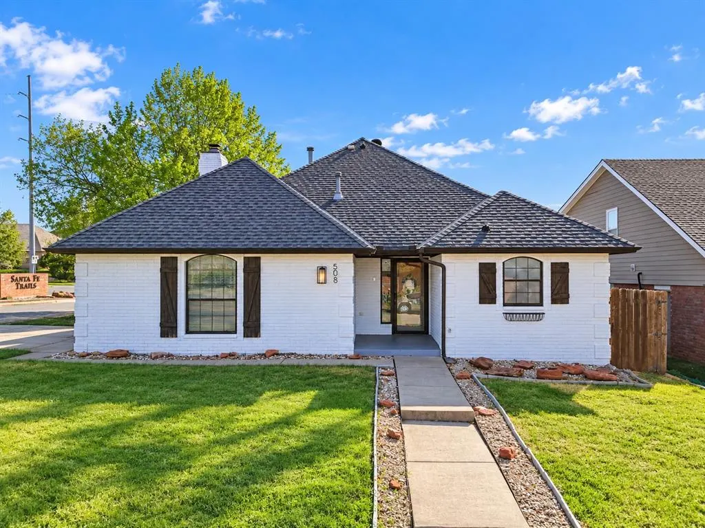 Front exterior — 508 Santa Fe Terrace, Edmond, OK 73012