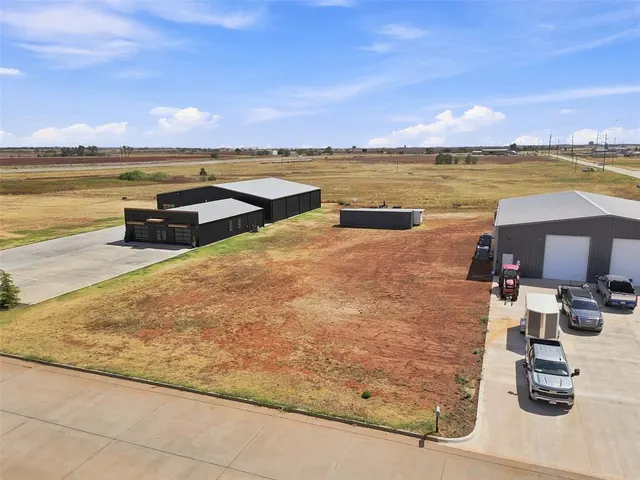 Photo 4 — 645 Industrial Parkway, Kingfisher, OK 73750