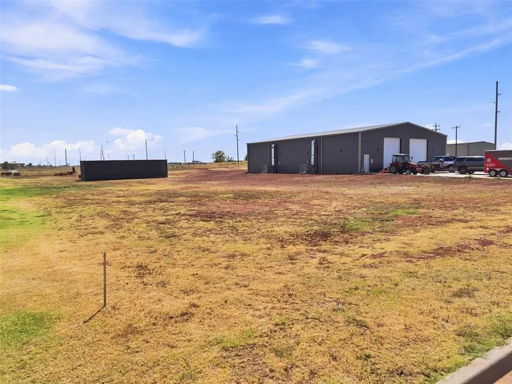 Photo 11 — 645 Industrial Parkway, Kingfisher, OK 73750