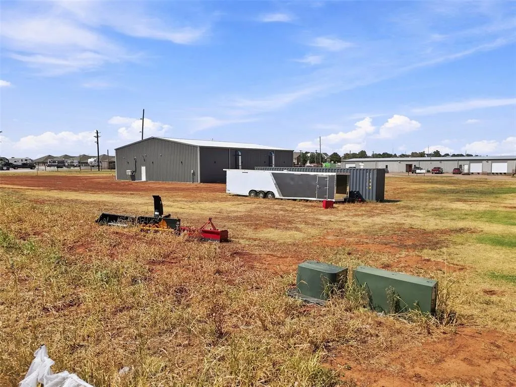 Photo 17 — 645 Industrial Parkway, Kingfisher, OK 73750
