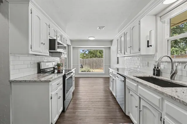 Photo 3 — 713 Banner Avenue, Edmond, OK 73013