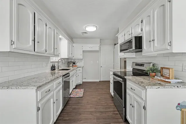 Photo 8 — 713 Banner Avenue, Edmond, OK 73013