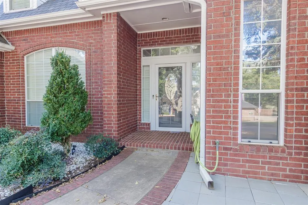 Photo 3 — 2209 Wildwood Terrace, Edmond, OK 73034