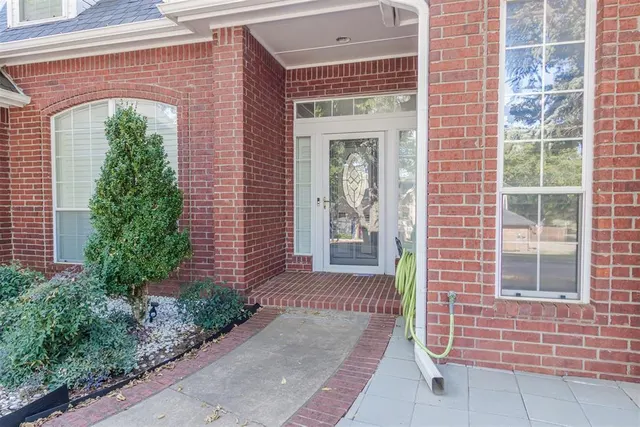 Photo 3 — 2209 Wildwood Terrace, Edmond, OK 73034