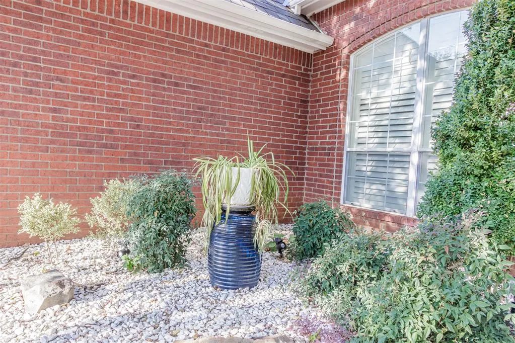Photo 4 — 2209 Wildwood Terrace, Edmond, OK 73034