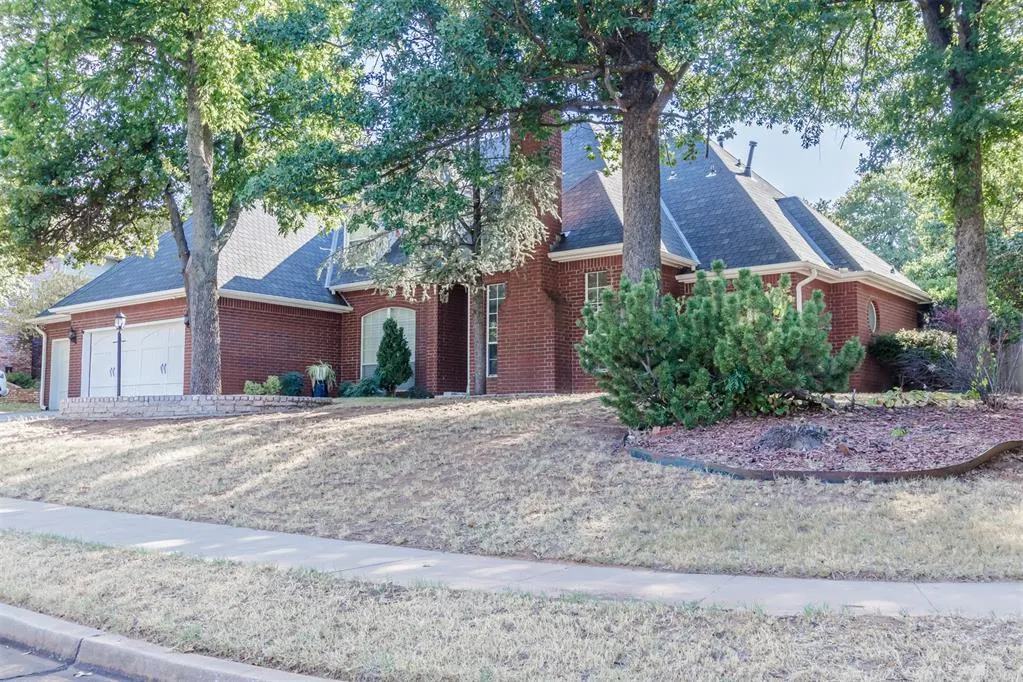 Front exterior — 2209 Wildwood Terrace, Edmond, OK 73034