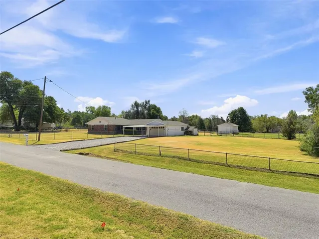Photo 4 — 10220 NE 19th Street, Oklahoma City, OK 73141