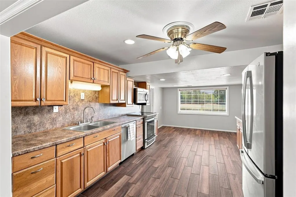 Photo 14 — 10220 NE 19th Street, Oklahoma City, OK 73141