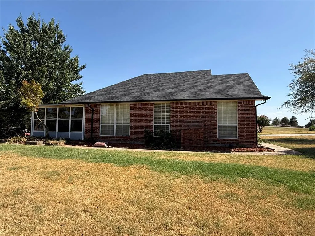 Photo 3 — 873 Oaklawn Drive, Tuttle, OK 73089