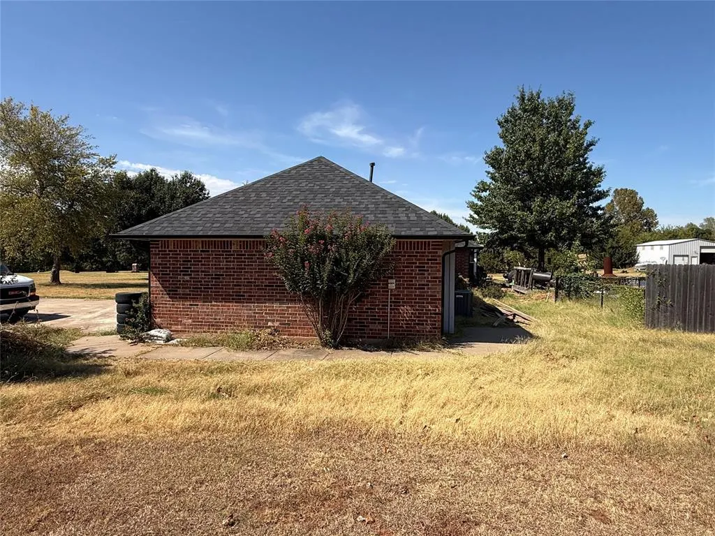 Photo 7 — 873 Oaklawn Drive, Tuttle, OK 73089