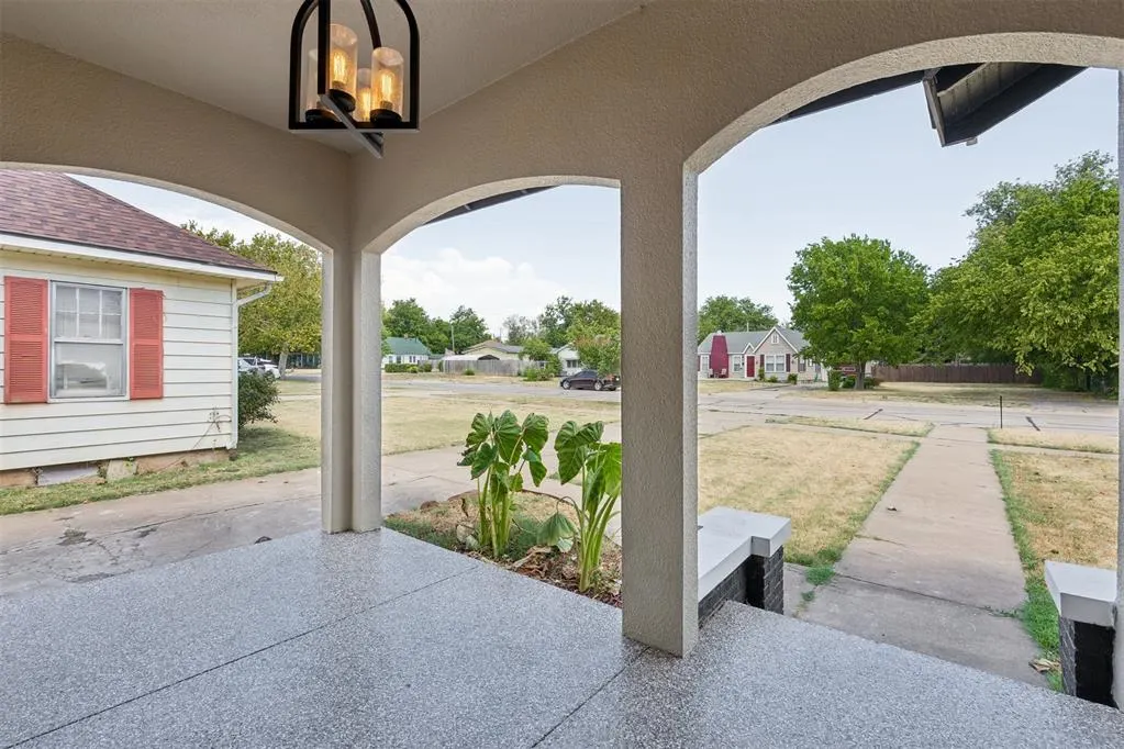 Photo 3 — 610 NW Dearborn Avenue, Lawton, OK 73507