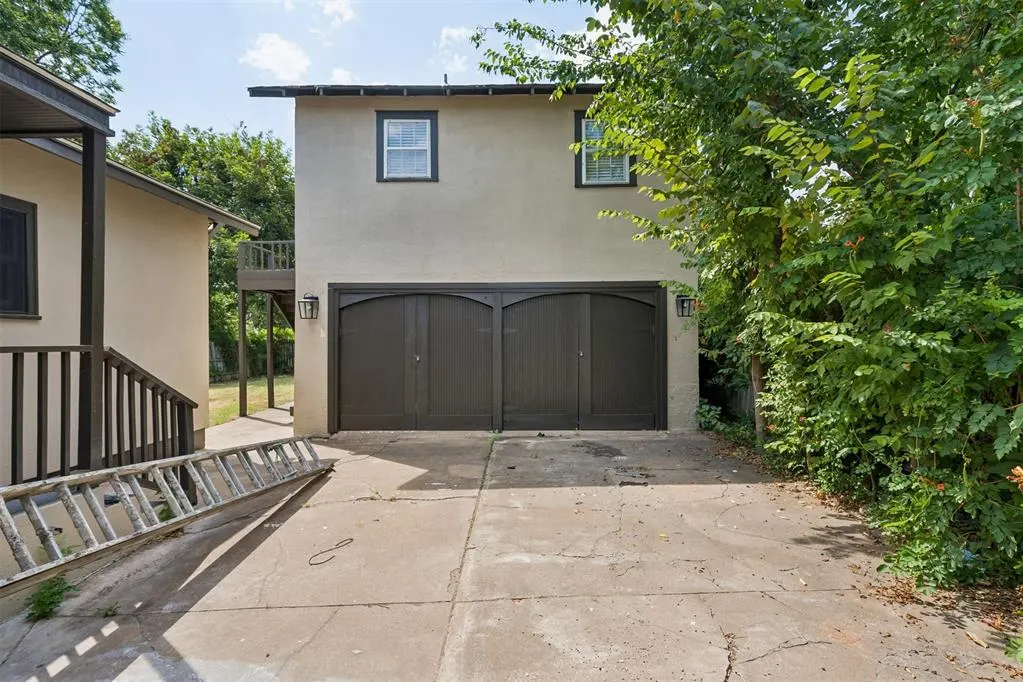 Photo 5 — 610 NW Dearborn Avenue, Lawton, OK 73507