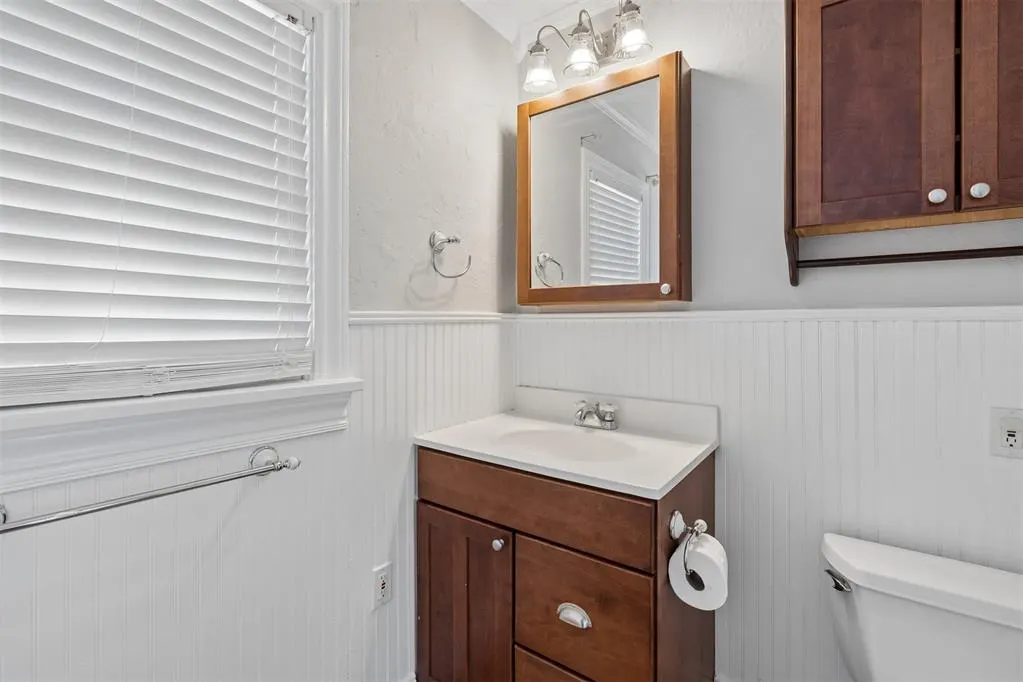 Photo 37 — 610 NW Dearborn Avenue, Lawton, OK 73507